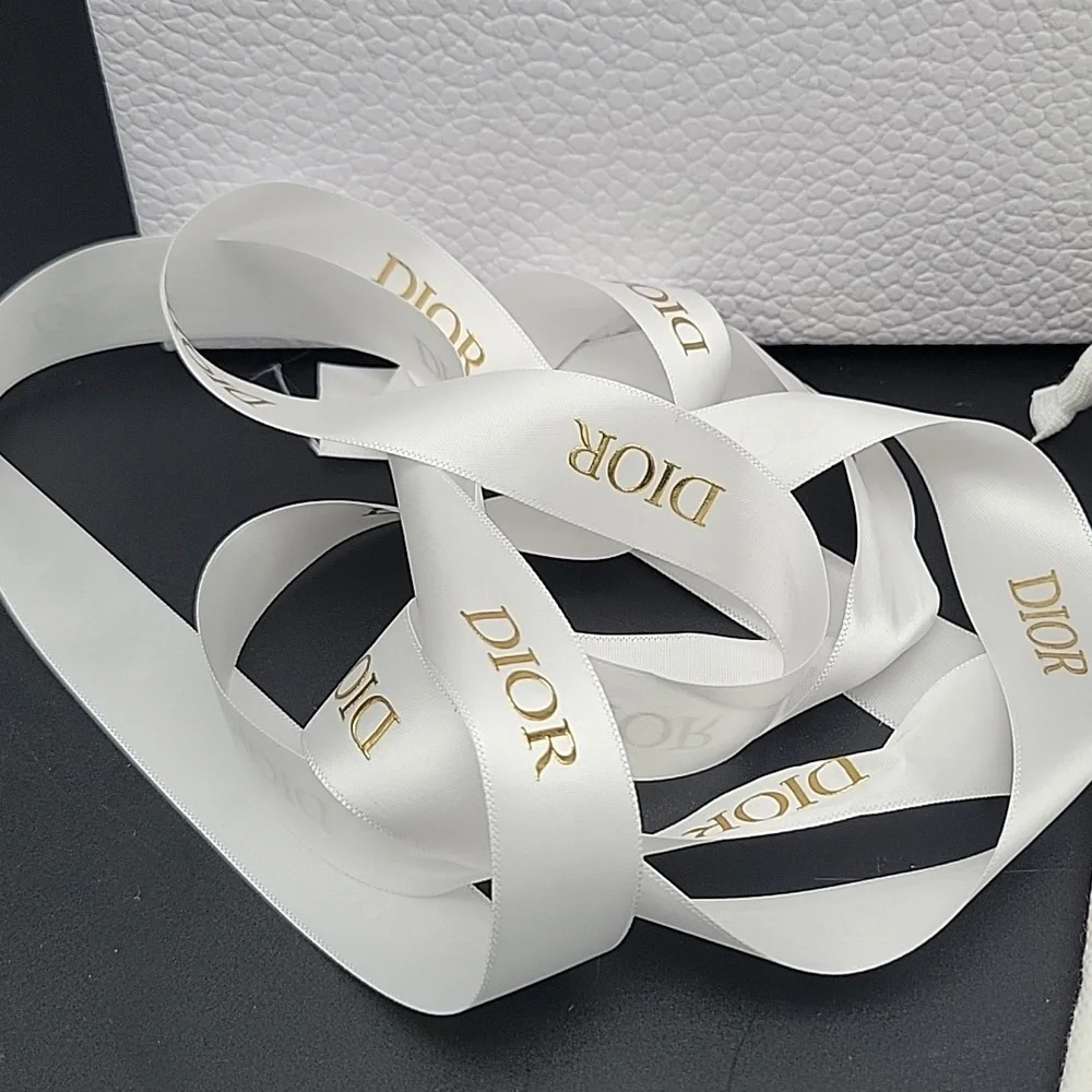 DIOR Gift box with ribbon, tissue, drawstring bag, White/gold, Medium